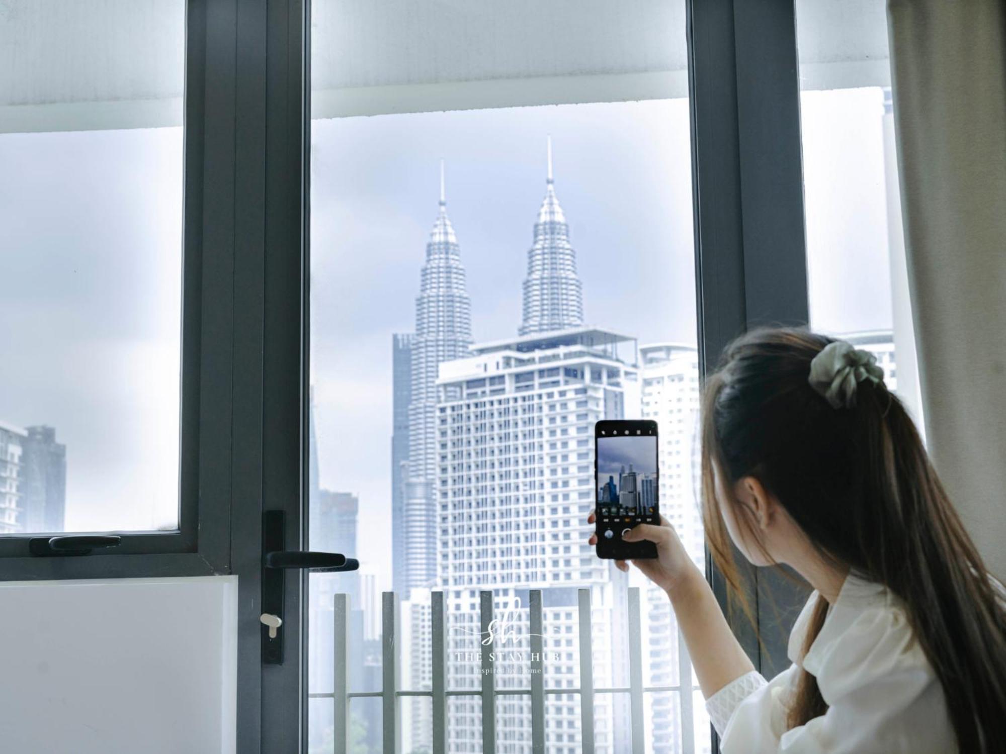 شقة The Luxe Klcc View Sky Pool كوالالمبور المظهر الخارجي الصورة