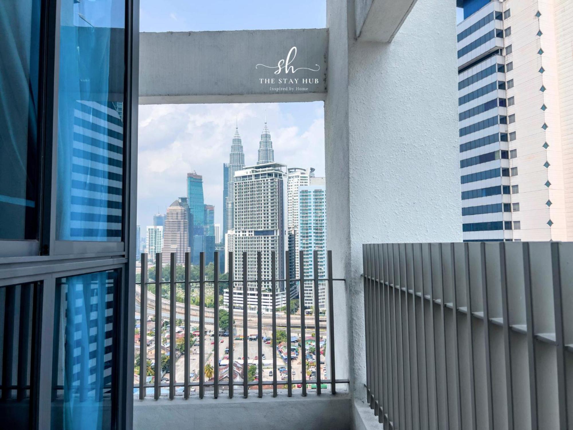 شقة The Luxe Klcc View Sky Pool كوالالمبور المظهر الخارجي الصورة